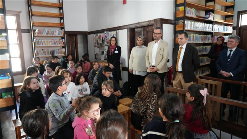 Alanya belediyesi çocuk korosu'nun ilk ders heyecanı