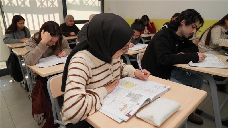 Alanya belediyesi destek eğitim kursları'nda 694 öğrenciye ücretsiz eğitim