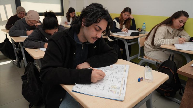 Alanya belediyesi destek eğitim kursları'nda 694 öğrenciye ücretsiz eğitim