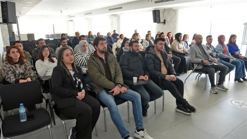 Alanya belediyesi etüt öğretmenlerine öğrenci motivasyonu semineri
