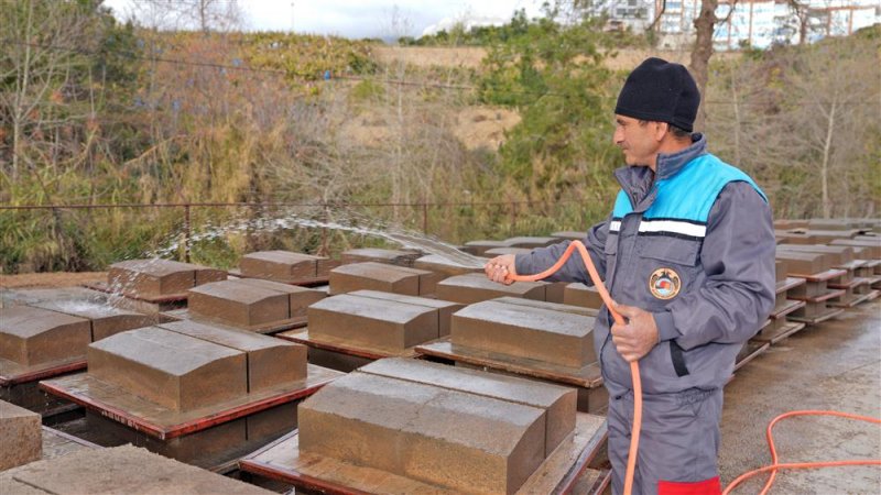 Alanya belediyesi'nden büyük tasarruf hamlesi: bordür/parke üretim tesisi yeniden hizmete başladı