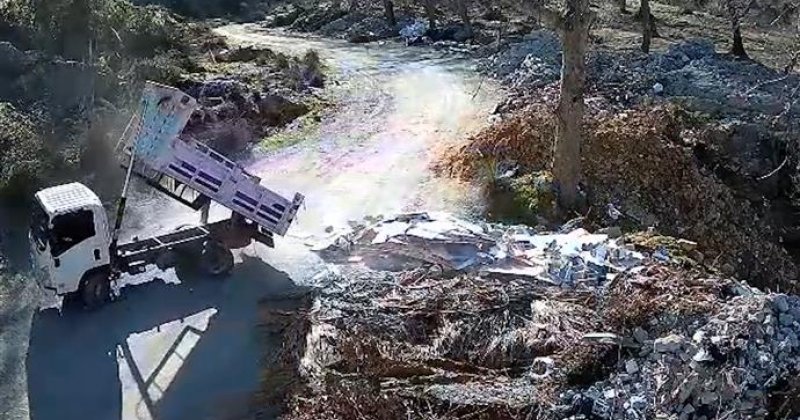 Alanya belediyesi'nden kaçak moloz ve hafriyat dökümüne fotokapanlı takip