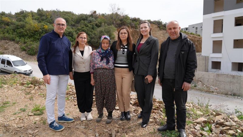Alanya belediyesi’nden zor şartlarda yaşayan fatma teyze’ye konteyner ev
