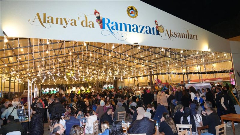 Alanya belediyesi’nin ramazan meydanı’na rekor katılım