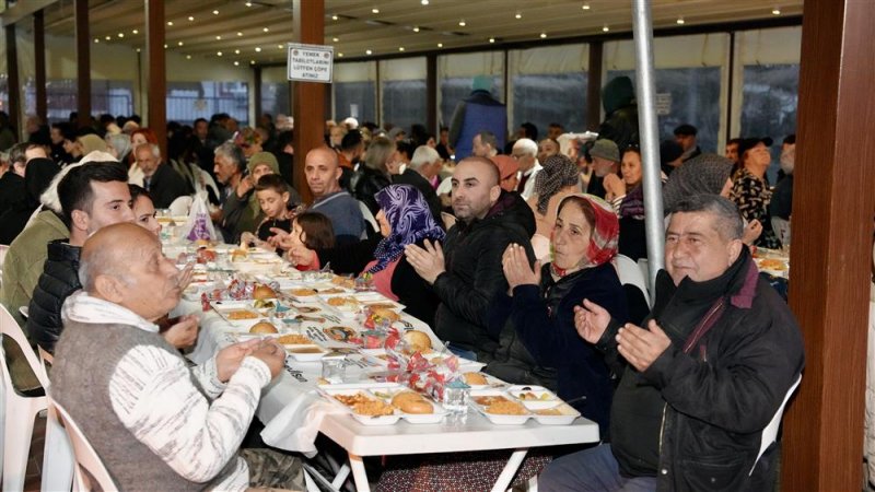Alanya’da 3 noktada günlük 3 bin kişiye iftar sofrası