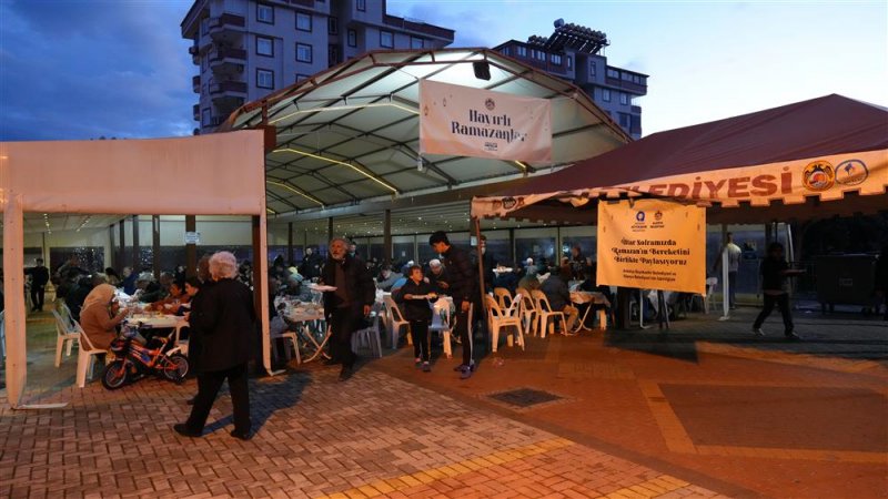 Alanya’da 3 noktada günlük 3 bin kişiye iftar sofrası