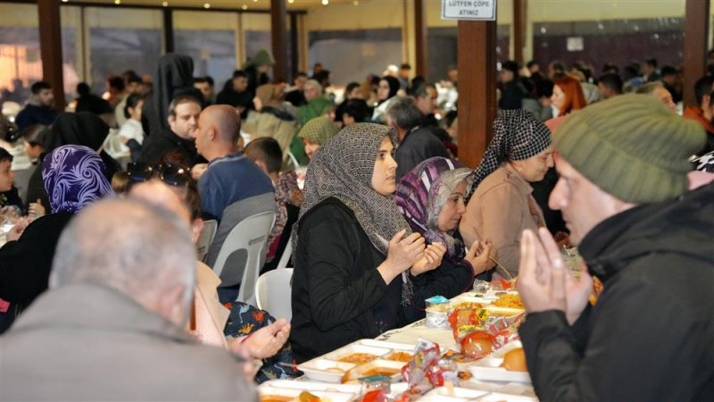 Alanya’da 3 noktada günlük 3 bin kişiye iftar sofrası
