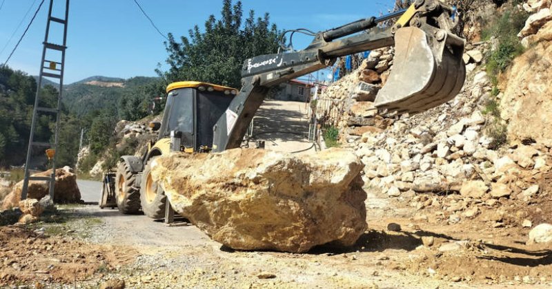Alanya Kırsalında Yol Mesaisi Sürüyor