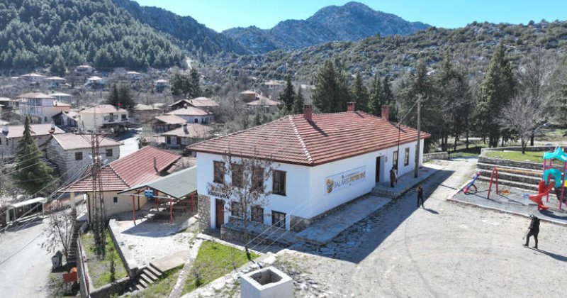 Antalya Büyükşehir Belediyesi’nin  Arı Ve Bal Üreticilerine Desteği Sürüyor