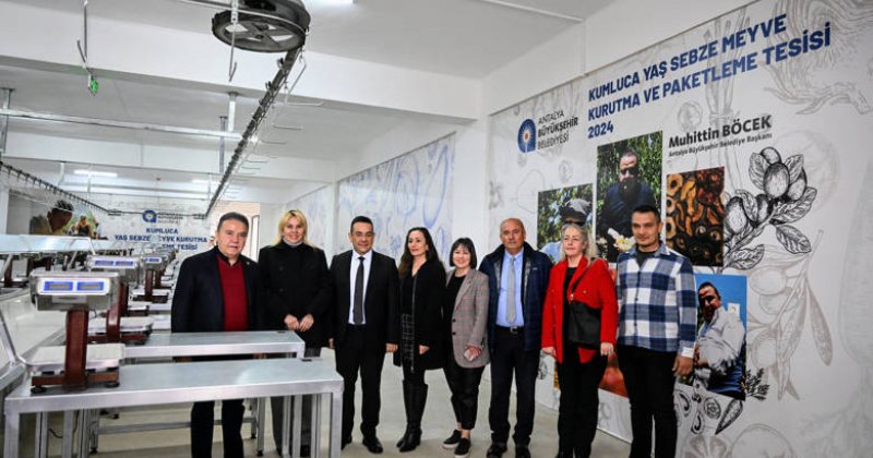 Başkan Böcek Kurutma Ve Paketleme Tesisini Gezdi