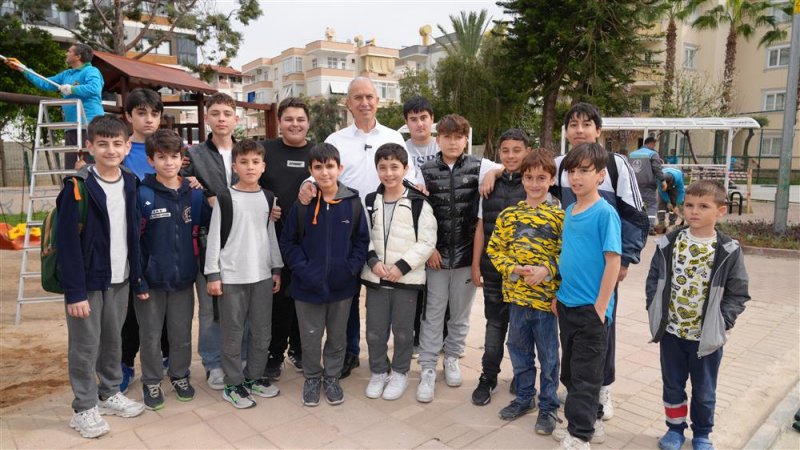 Başkan özçelik: parklarımızı modern ve güvenli hale getiriyoruz