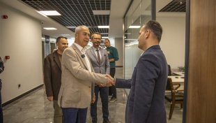 Başkan özçelik personelle bayramlaştı