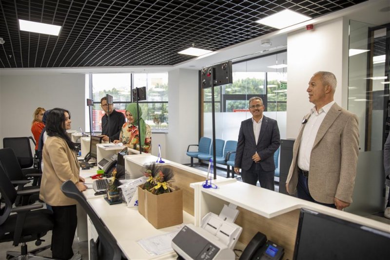 Başkan özçelik personelle bayramlaştı