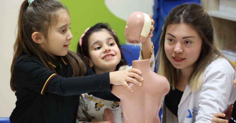 Büyükşehir’in Manavgat Kreşine Ailelerden Tam Not