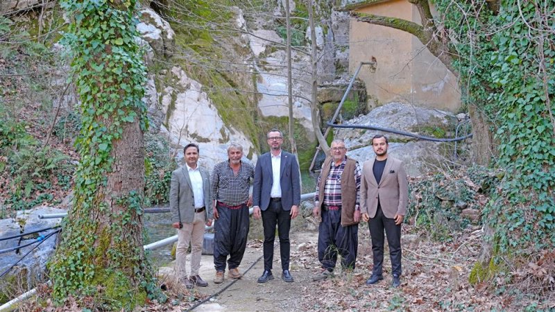 Dereköy’deki 40 yıllık boru hattını alanya belediyesi yeniliyor