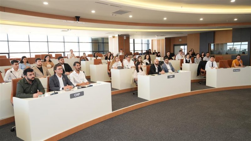 Gençler için yerel yönetimler 101 eğitimi tamamlandı