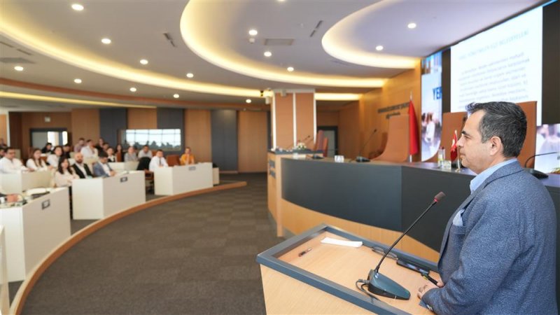 Gençler için yerel yönetimler 101 eğitimi tamamlandı