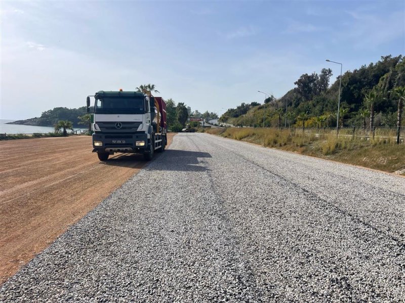 İncekum mahallesi’nde 6 bin metrekarelik otopark alanına asfalt