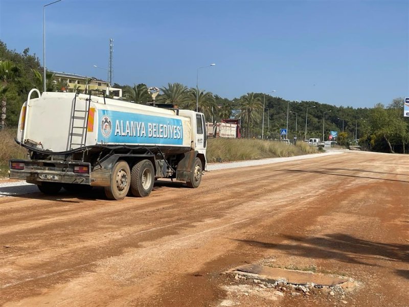 İncekum mahallesi’nde 6 bin metrekarelik otopark alanına asfalt