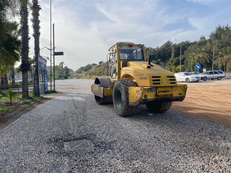İncekum mahallesi’nde 6 bin metrekarelik otopark alanına asfalt