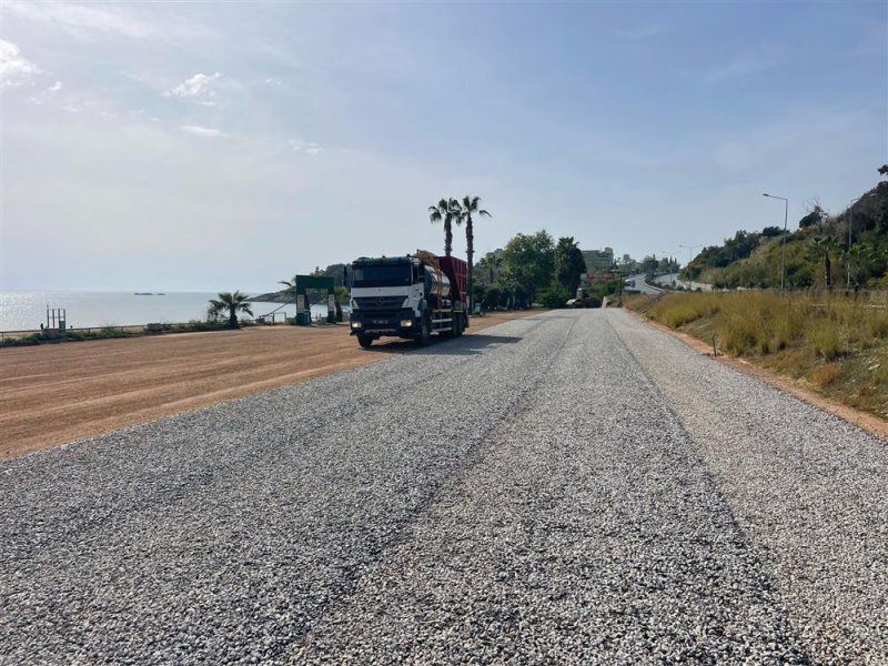 İncekum mahallesi’nde 6 bin metrekarelik otopark alanına asfalt
