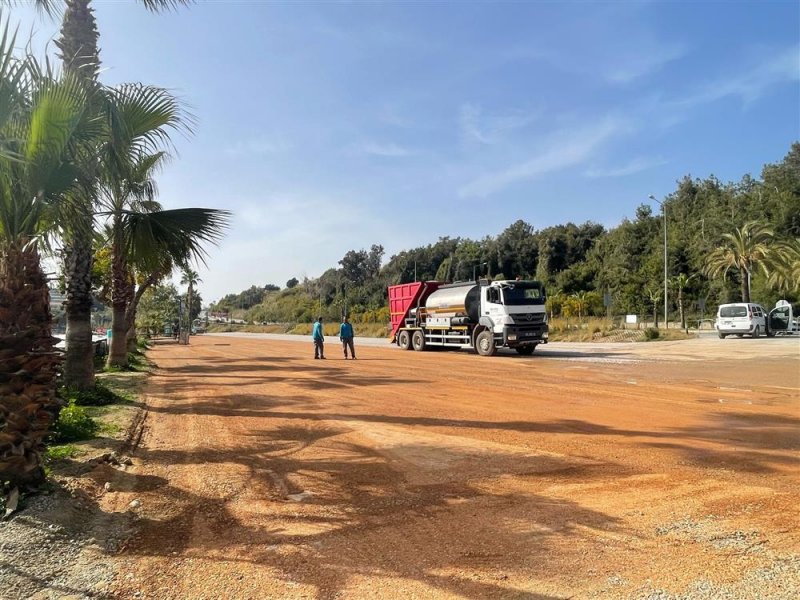 İncekum mahallesi’nde 6 bin metrekarelik otopark alanına asfalt
