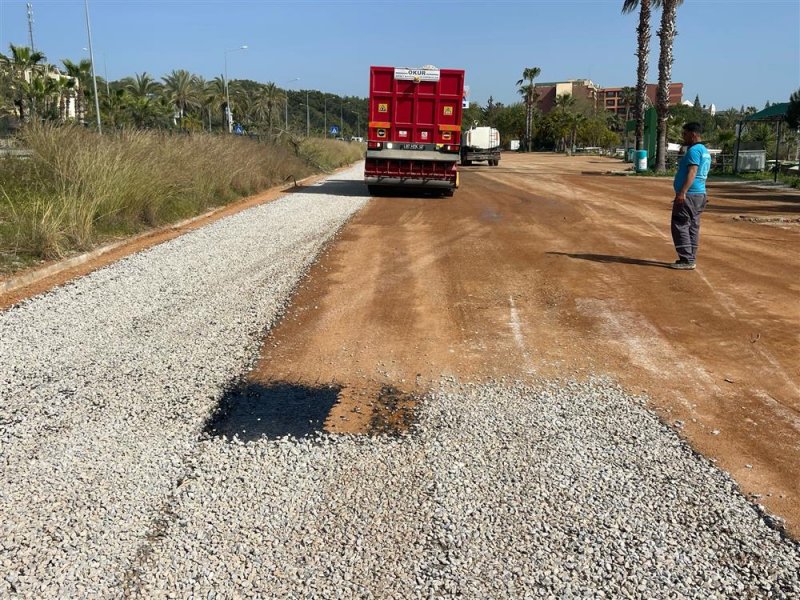 İncekum mahallesi’nde 6 bin metrekarelik otopark alanına asfalt