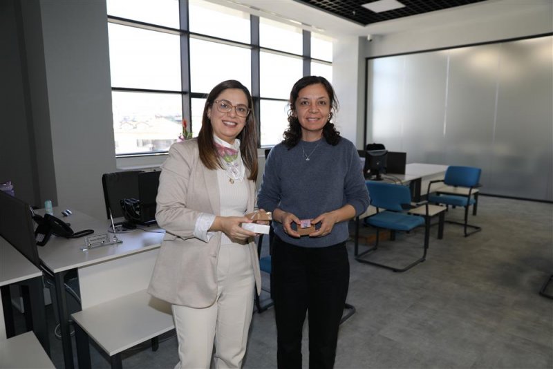 Kadın meclis üyelerinden anlamlı 8 mart kutlaması