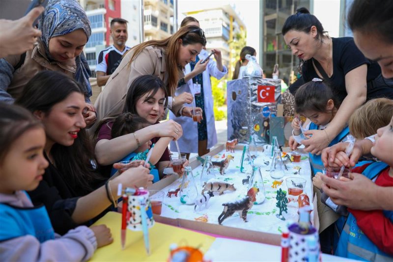 Küçük mucitler bilim şenliği'nde buluştu