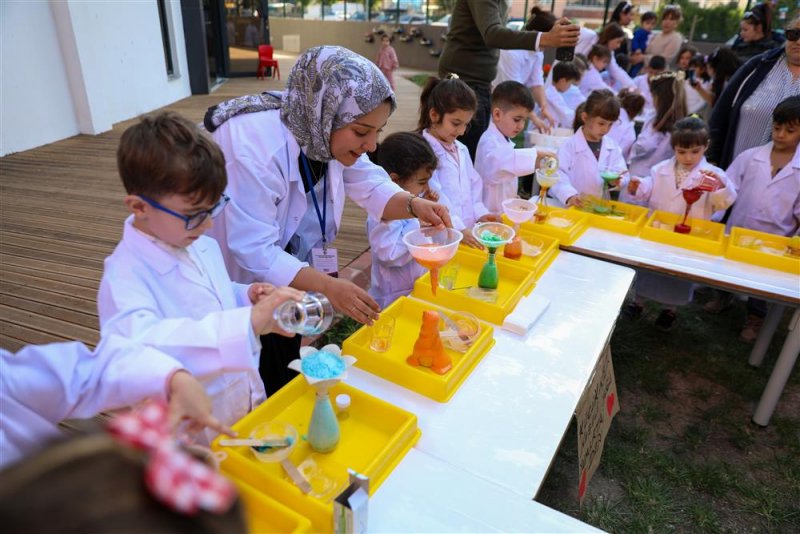 Küçük mucitler bilim şenliği'nde buluştu