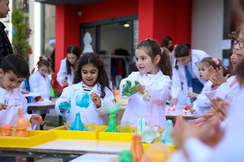 Küçük mucitler bilim şenliği'nde buluştu