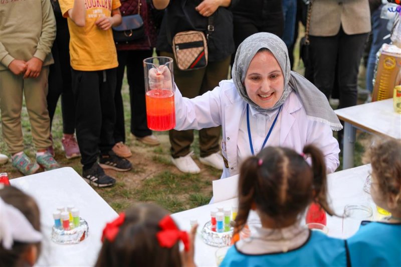 Küçük mucitler bilim şenliği'nde buluştu