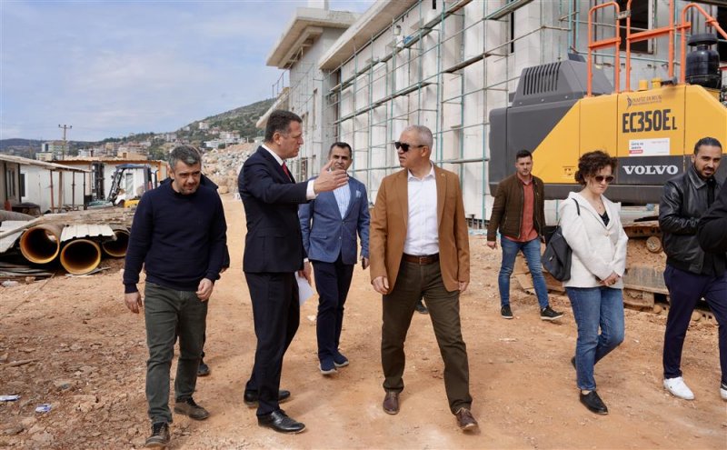 Mahmutlar kütüphanesi yeni yerinde hizmete başladı