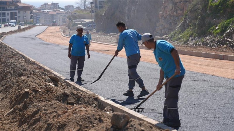 Mamadı yolu’nda çalışmalar çok yönlü sürüyor