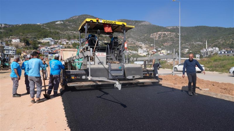 Mamadı yolu’nda çalışmalar çok yönlü sürüyor