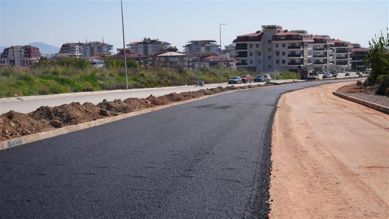 Mamadı yolu’nda çalışmalar çok yönlü sürüyor