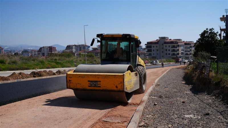 Mamadı yolu’nda çalışmalar çok yönlü sürüyor