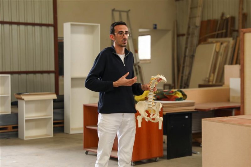 Marangozhane personeline işitme taraması ve ergonomi eğitimi