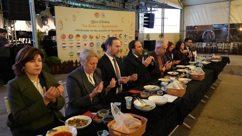 “yeni alanyalılar” iftar sofrasında buluştu