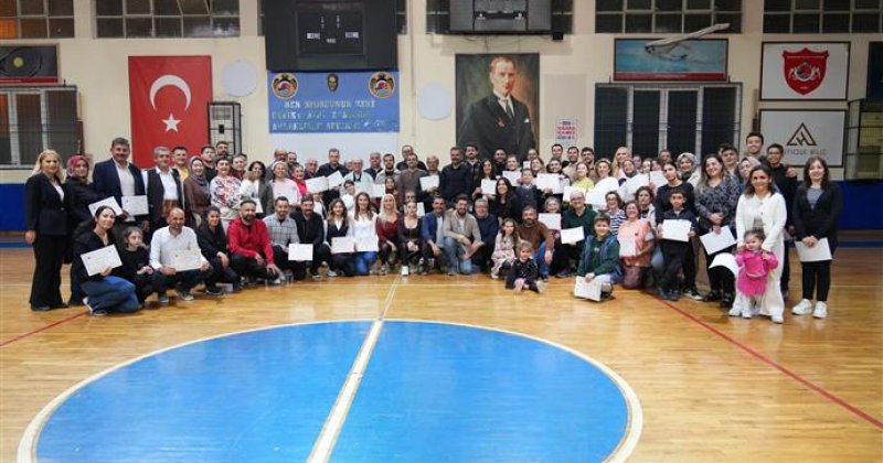 Zeybek kurslarının ikinci dönemi sertifika töreniyle tamamlandı