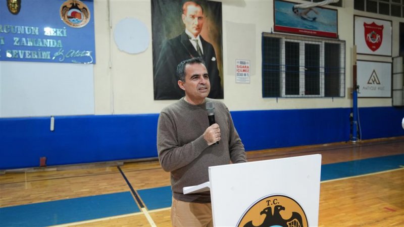 Zeybek kurslarının ikinci dönemi sertifika töreniyle tamamlandı
