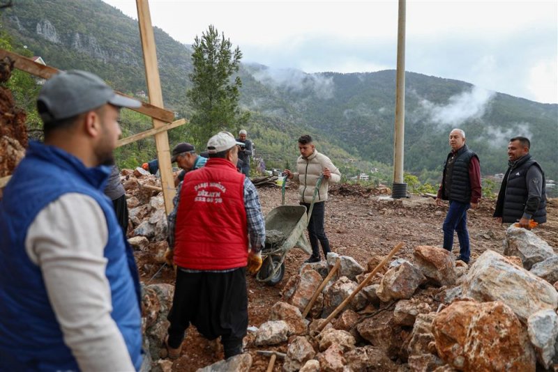 Akçatı’da imece usulüyle büyük hizmet