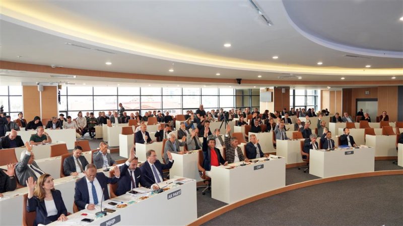 Alanya belediye meclisi'nden faaliyet raporuna onay başkan özçelik: bu kente yüzümüzü değil gönlümüzü döndük
