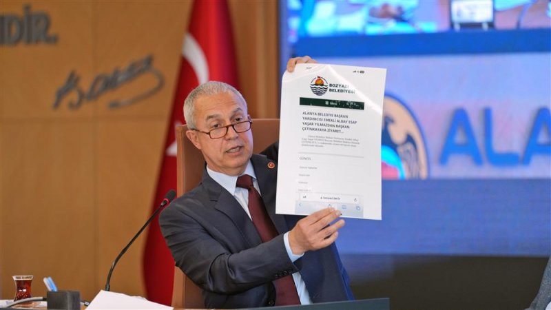 Alanya belediye meclisi'nden faaliyet raporuna onay başkan özçelik: bu kente yüzümüzü değil gönlümüzü döndük