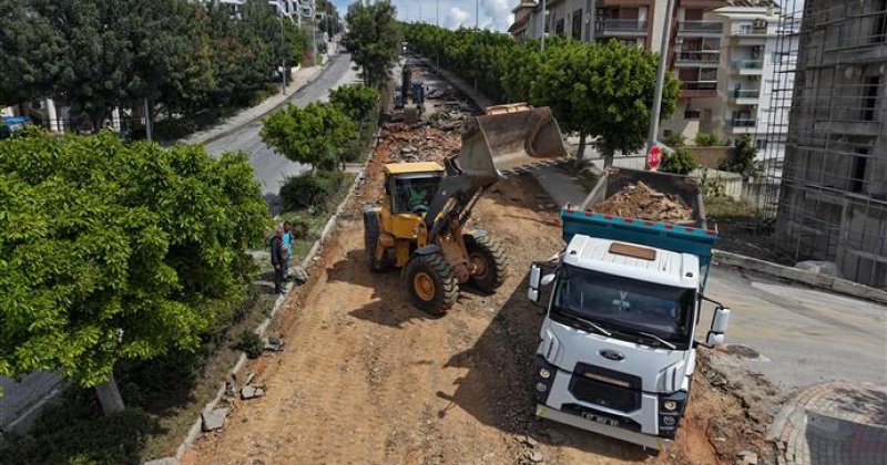 Alanya belediyesi teras yolu’nda sıcak asfalt çalışmalarına başladı