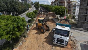 Alanya belediyesi teras yolu’nda sıcak asfalt çalışmalarına başladı