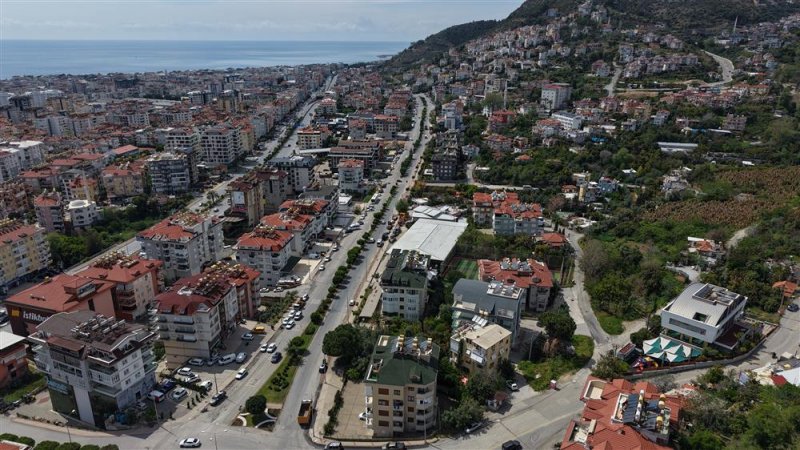 Alanya belediyesi teras yolu’nda sıcak asfalt çalışmalarına başladı