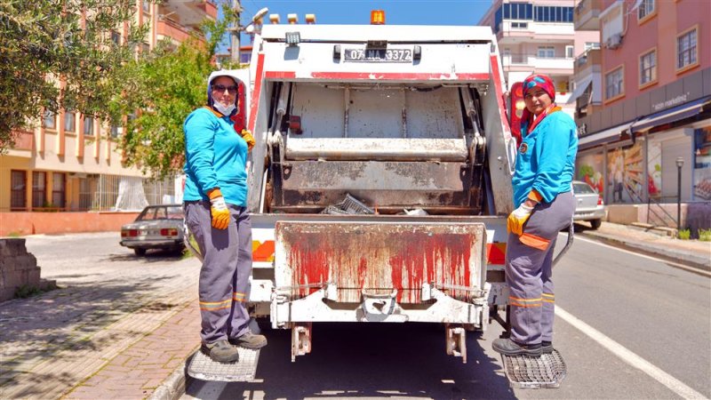 Alanya’da temizliğe kadın eli değdi