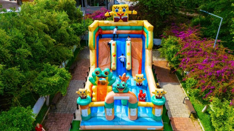 Balon park çocukların yüzünü güldürüyor