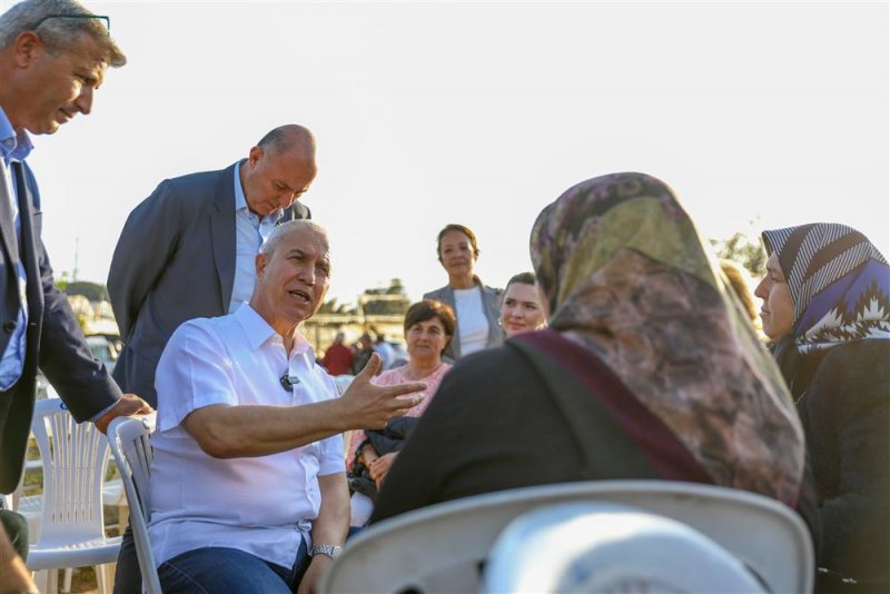 Başkan özçelik elikesik mahalle sakinleriyle buluştu